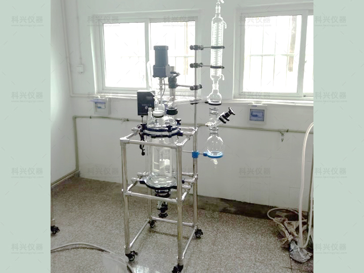 上?？婆d儀器與四川某大學合作現(xiàn)場